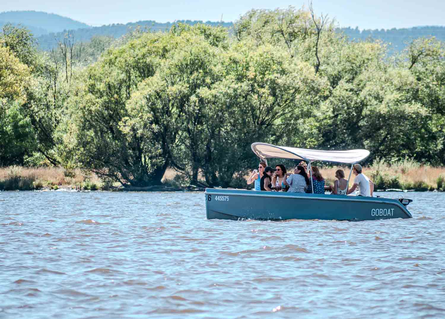 GoBoating On The Lake. Canberra's Lake Burley Griffin – Adventures in  Wonderland